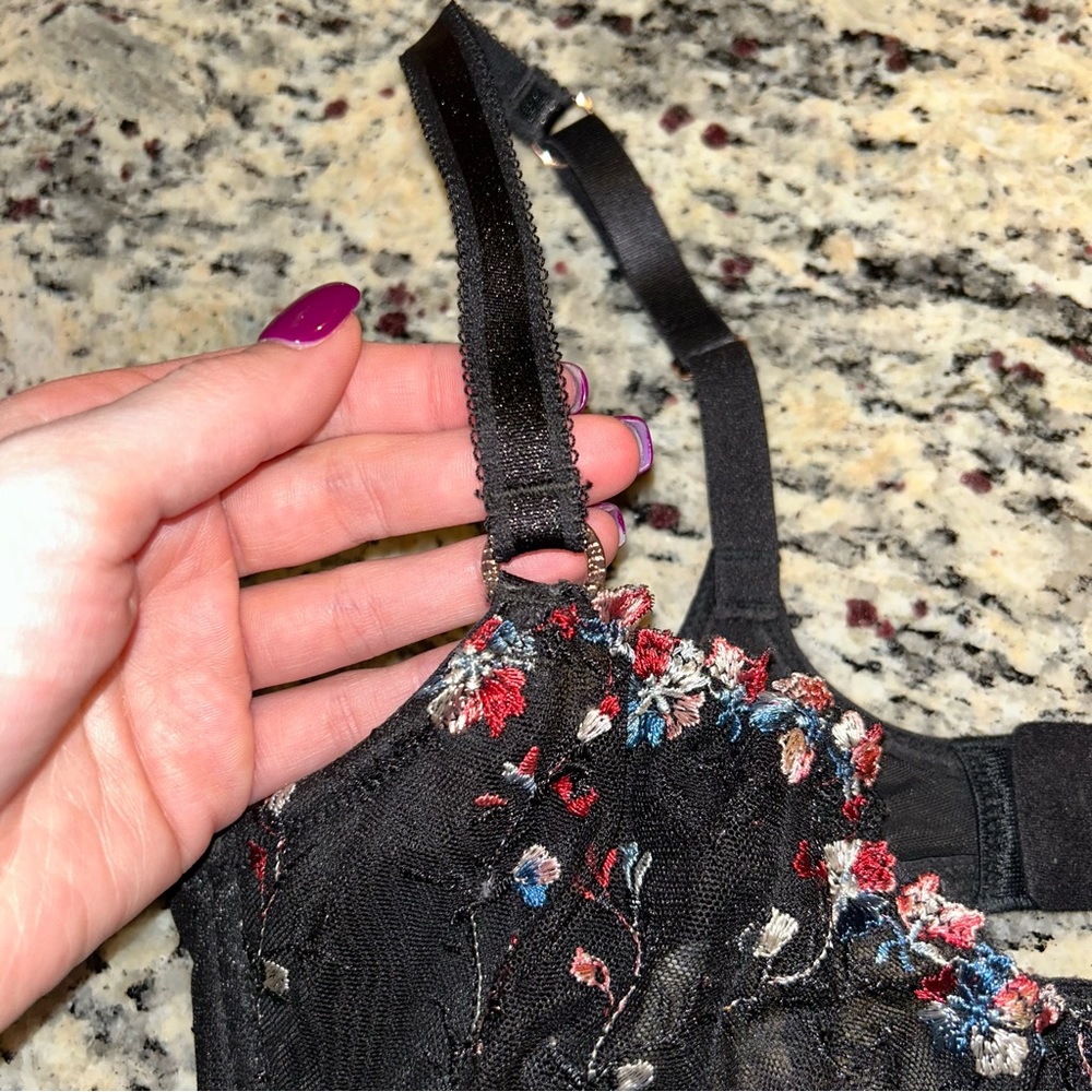 Bra - Picture 3 of 6